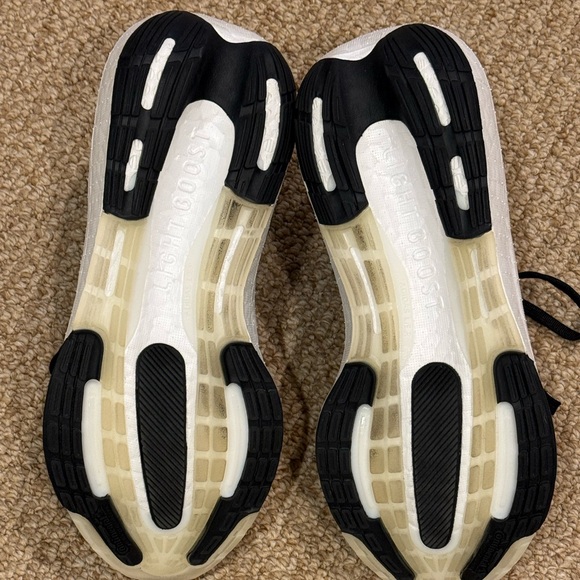 Women’s Adidas Ultra Boost Light Running Shoes - Picture 4 of 5